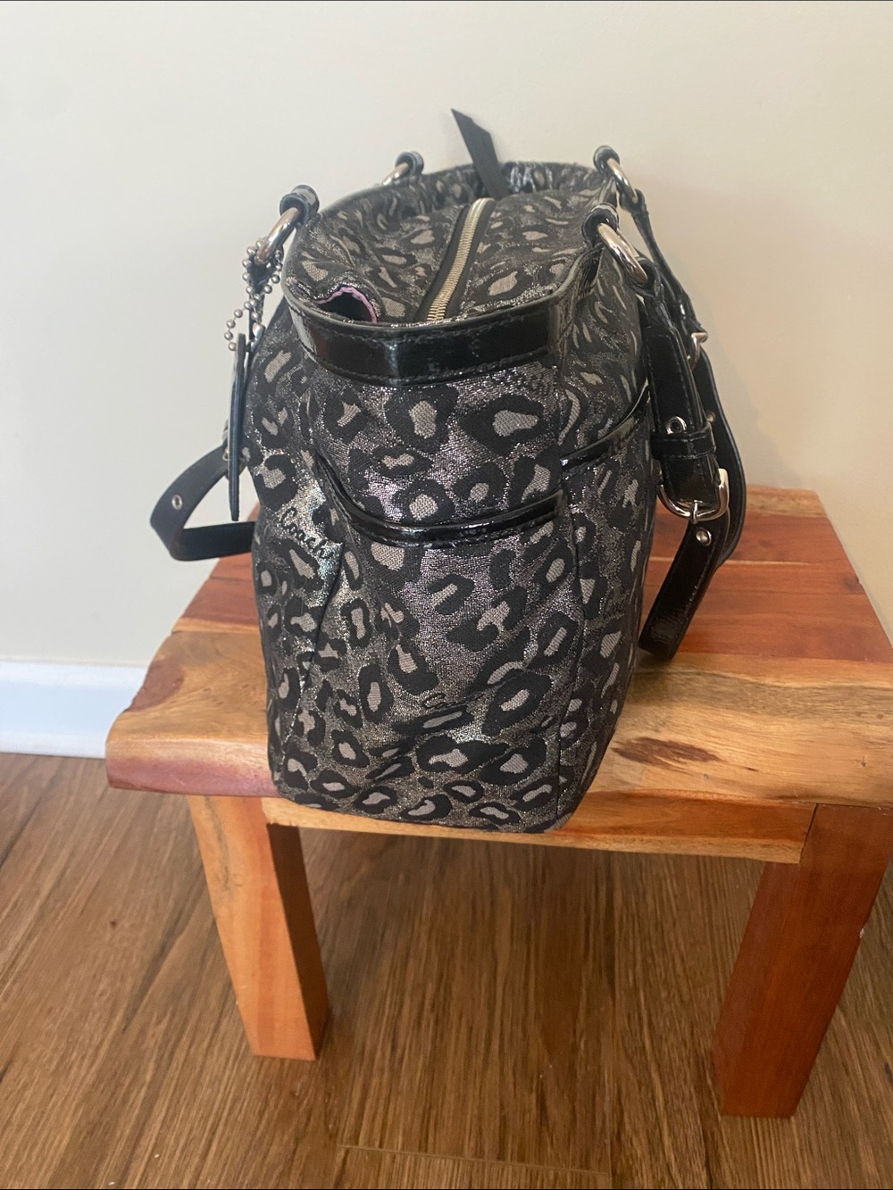 Coach Ocelot Metallic Gray Leopard Print Tote bag.F17675 - Picture 2 of 12